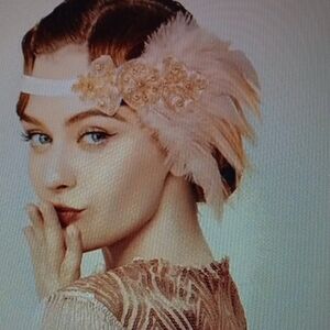 Cream Flapper-Style Feather Headpiece